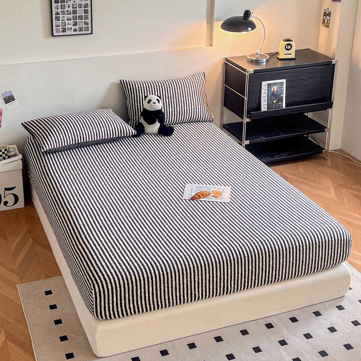 91家纺网 家纺一手货源 找家纺 慕梵家居2025新款100%全棉磨毛单床笠 墨白