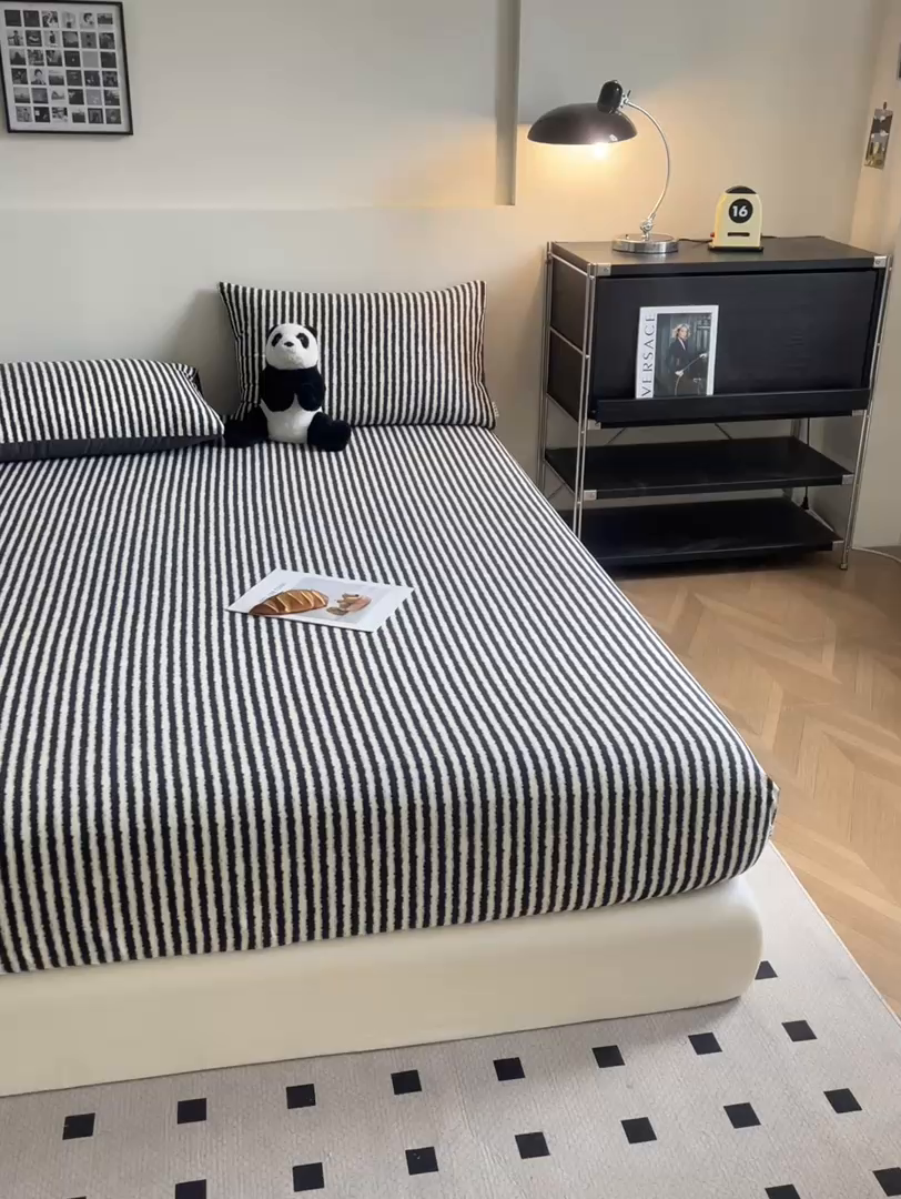 91家纺网 家纺一手货源 找家纺 慕梵家居2025新款100%全棉磨毛单床笠 墨白