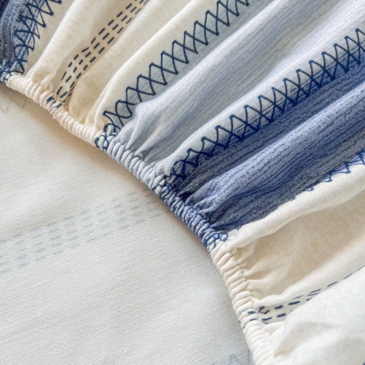 91家纺网 家纺一手货源 找家纺 慕梵家居2025新款100%全棉磨毛单床笠 晴空