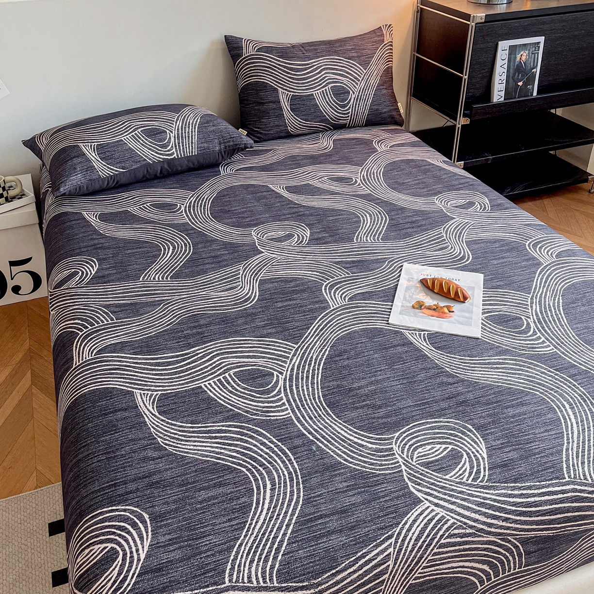 91家纺网 家纺一手货源 找家纺 慕梵家居2025新款100%全棉磨毛单床笠 星轨