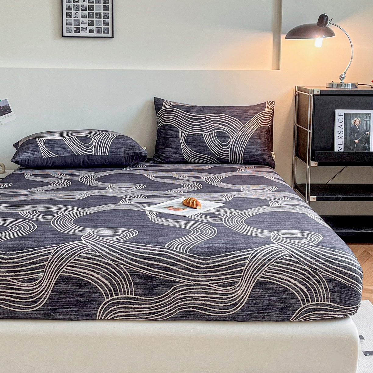 91家纺网 家纺一手货源 找家纺 慕梵家居2025新款100%全棉磨毛单床笠 星轨