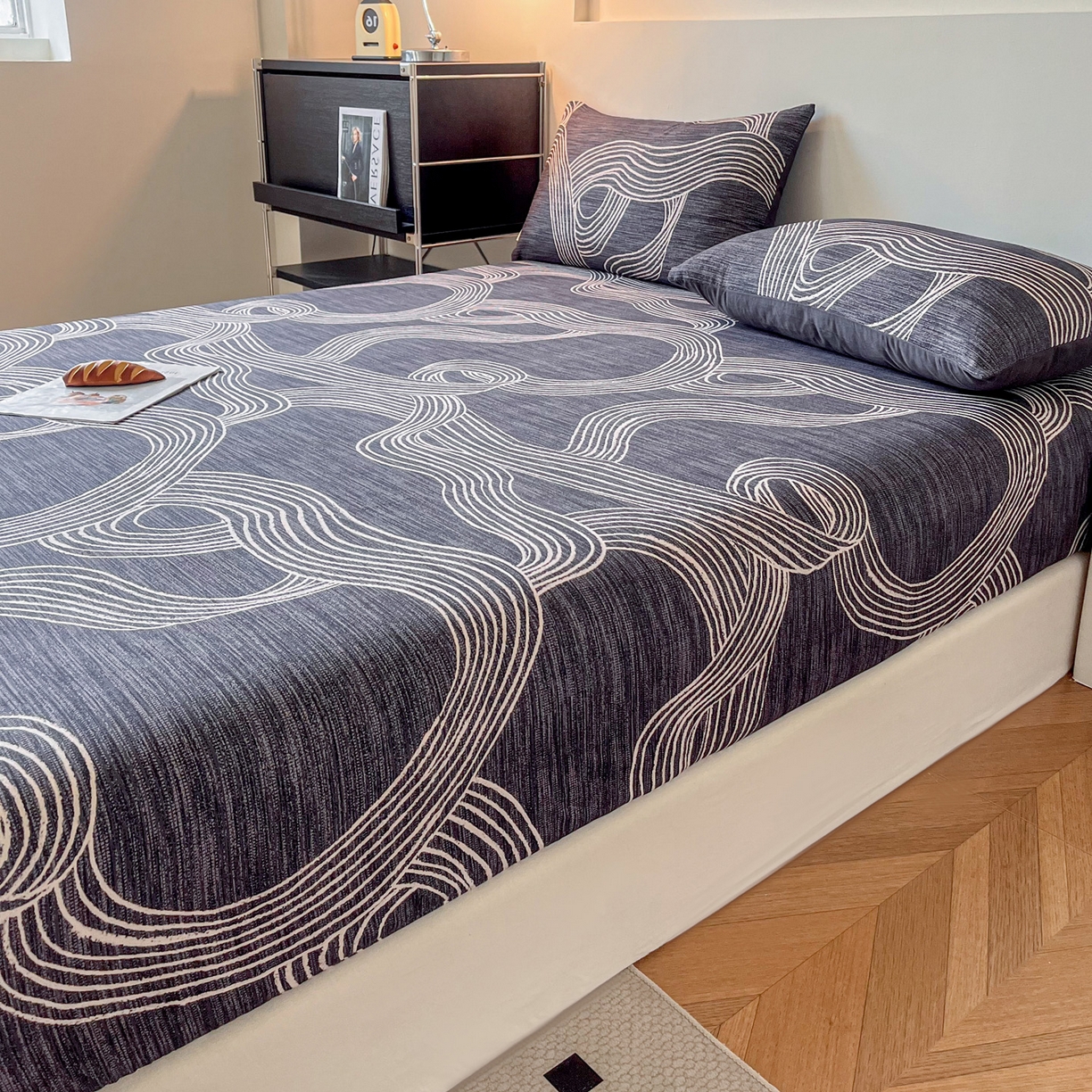 91家纺网 家纺一手货源 找家纺 慕梵家居2025新款100%全棉磨毛单床笠 星轨