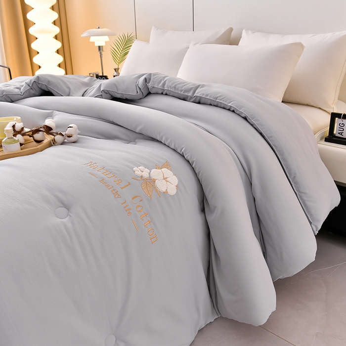 91家纺网 家纺一手货源 找家纺 小牛席业 2025新款棉花朵朵-新疆棉花被系列 棉花朵朵-新疆棉花被（灰色）