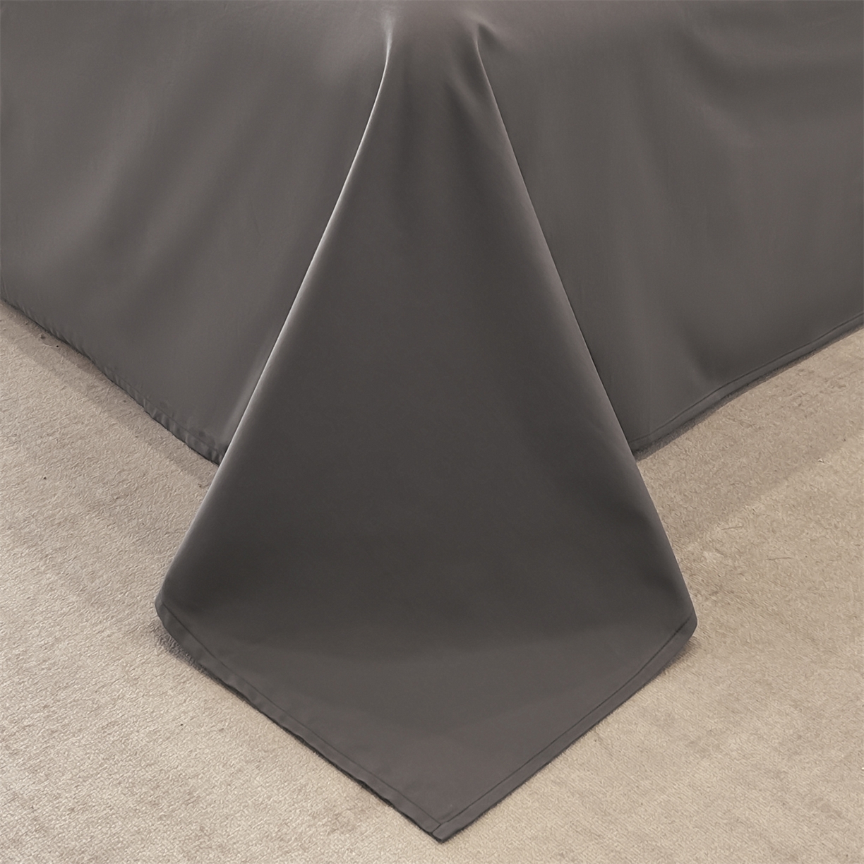 91家纺网 家纺一手货源 找家纺 锦彩家居 2025新款A类60支全棉色织提花四件套 几何菱形-灰色