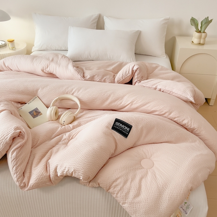 91家纺网 家纺一手货源 找家纺 宝士康家纺 2025新款10A抗菌泡泡棉大豆冬被卡其