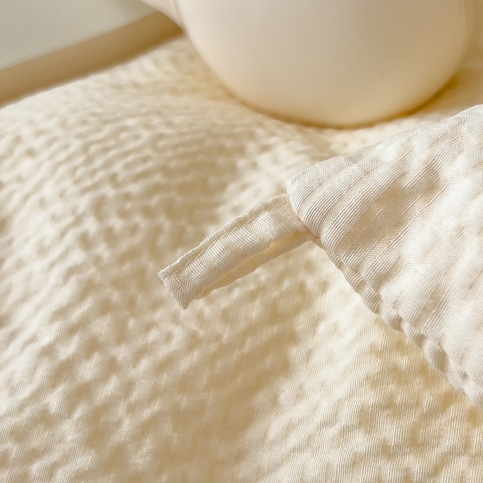 91家纺网 家纺一手货源 找家纺 宝士康家纺 2025新款10A抗菌泡泡棉大豆冬被米黄