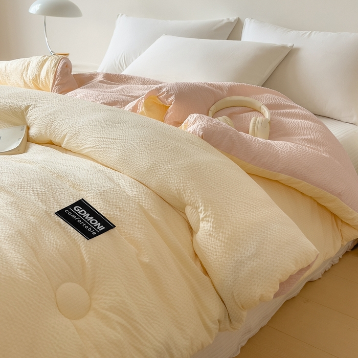 91家纺网 家纺一手货源 找家纺 宝士康家纺 2025新款10A抗菌泡泡棉大豆冬被米黄+卡其