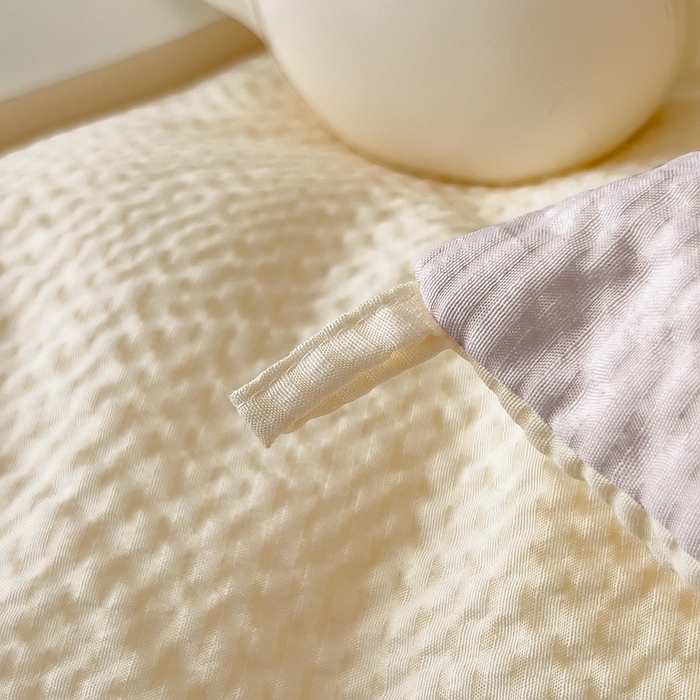 91家纺网 家纺一手货源 找家纺 宝士康家纺 2025新款10A抗菌泡泡棉大豆冬被米黄+浅灰