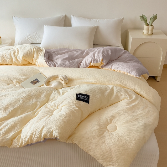 91家纺网 家纺一手货源 找家纺 宝士康家纺 2025新款10A抗菌泡泡棉大豆冬被米黄+浅灰