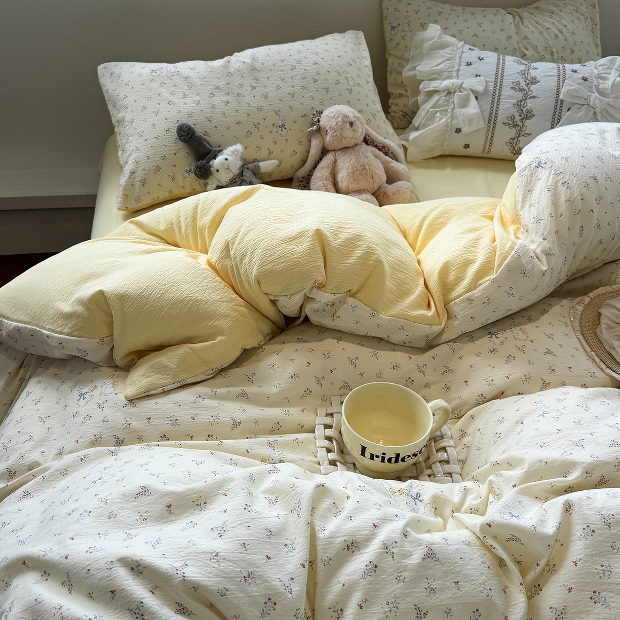 91家纺网 家纺一手货源 找家纺 水墨江南 2025新款高克重云感双层纱印花四件套-场景二 花园兔