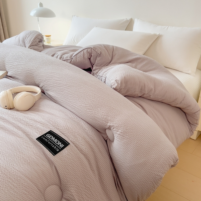 91家纺网 家纺一手货源 找家纺 宝士康家纺 2025新款10A抗菌泡泡棉大豆冬被浅灰