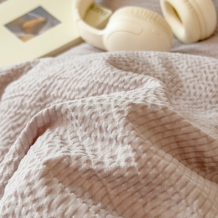 91家纺网 家纺一手货源 找家纺 宝士康家纺 2025新款10A抗菌泡泡棉大豆冬被浅灰