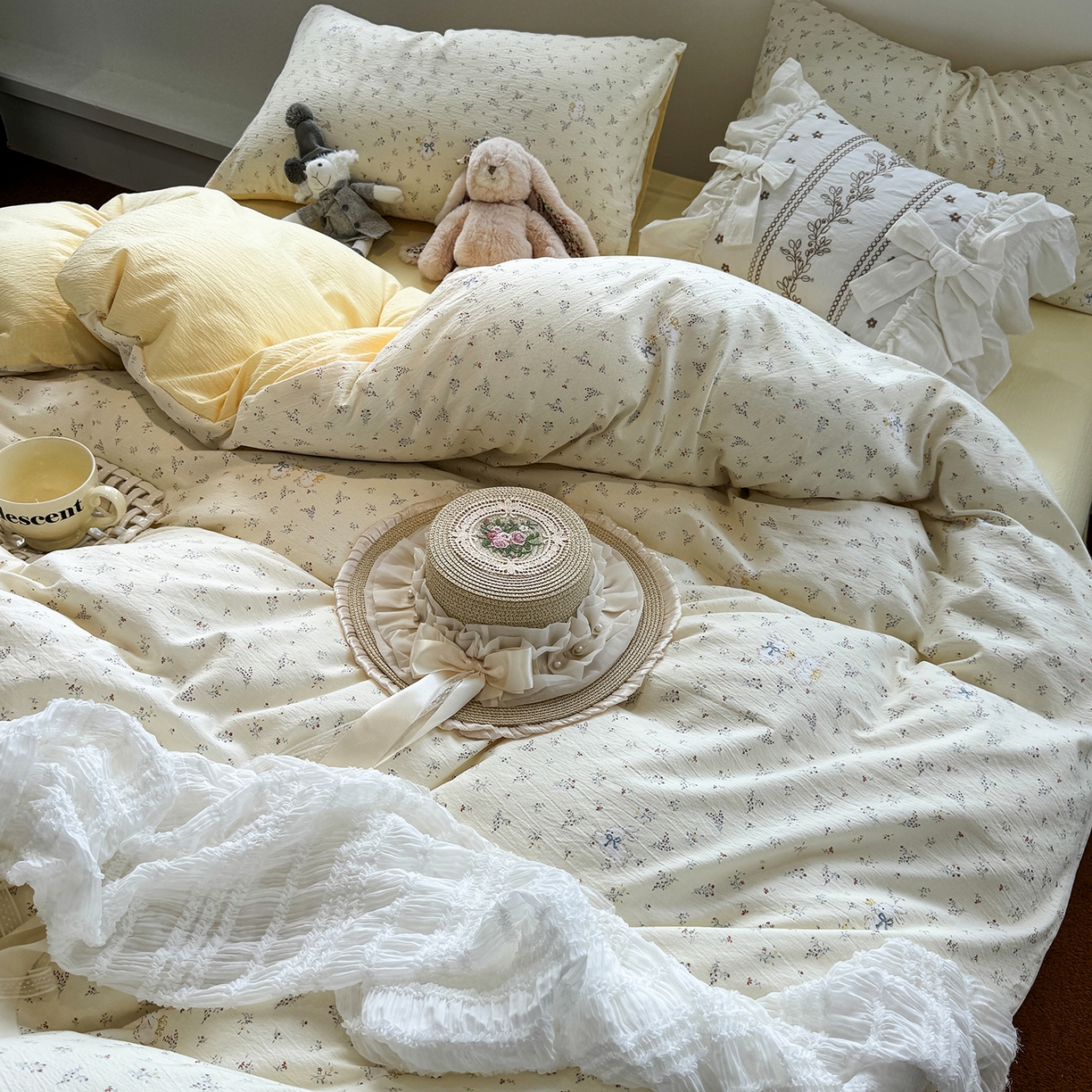 91家纺网 家纺一手货源 找家纺 水墨江南 2025新款高克重云感双层纱印花四件套-场景二 花园兔