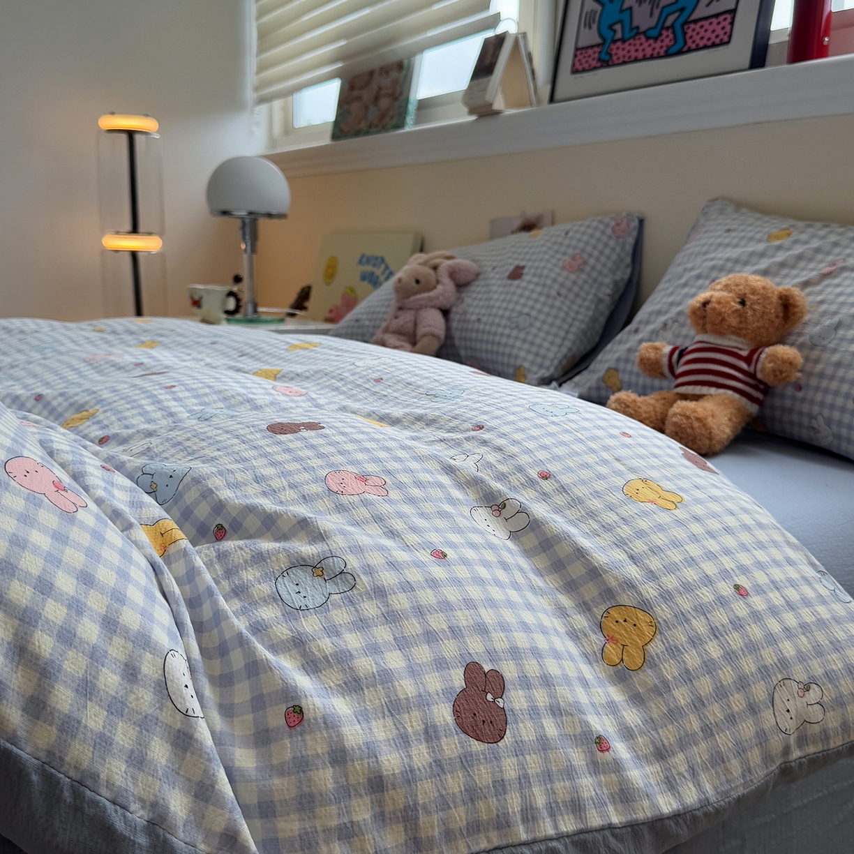 91家纺网 家纺一手货源 找家纺 水墨江南 2025新款高克重云感双层纱印花四件套-场景二 萌萌兔