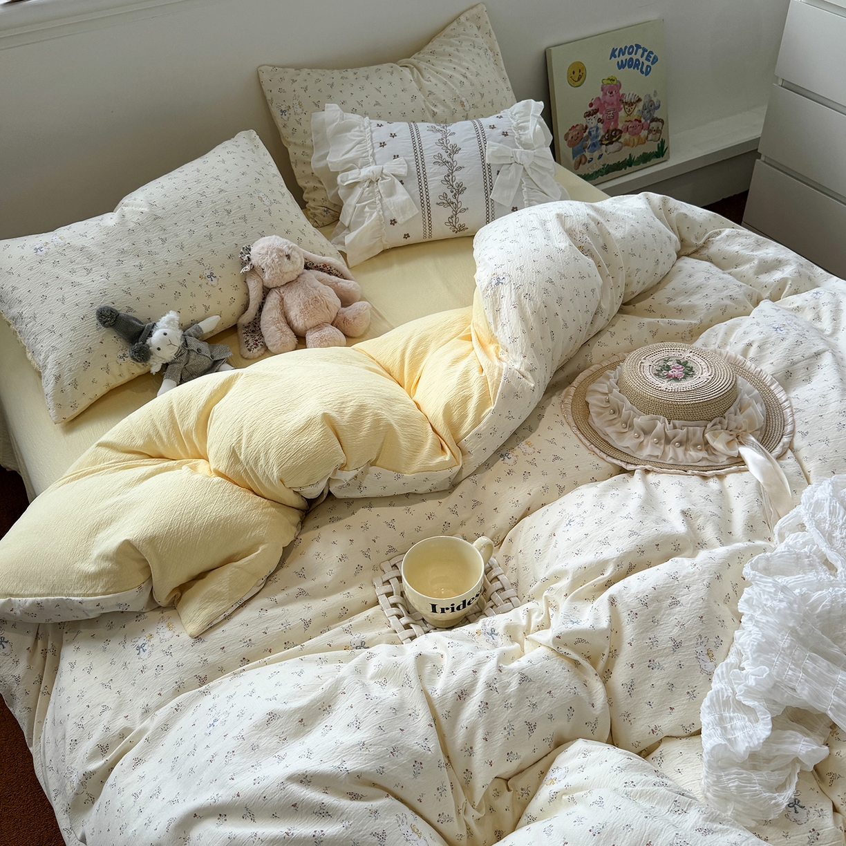 91家纺网 家纺一手货源 找家纺 水墨江南 2025新款高克重云感双层纱印花四件套-场景二 花园兔