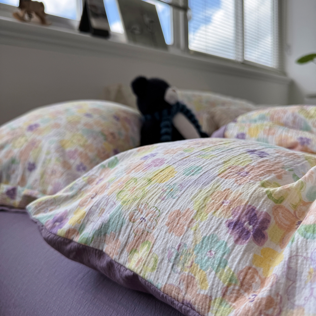 91家纺网 家纺一手货源 找家纺 水墨江南 2025新款高克重云感双层纱印花四件套-场景二 花雨