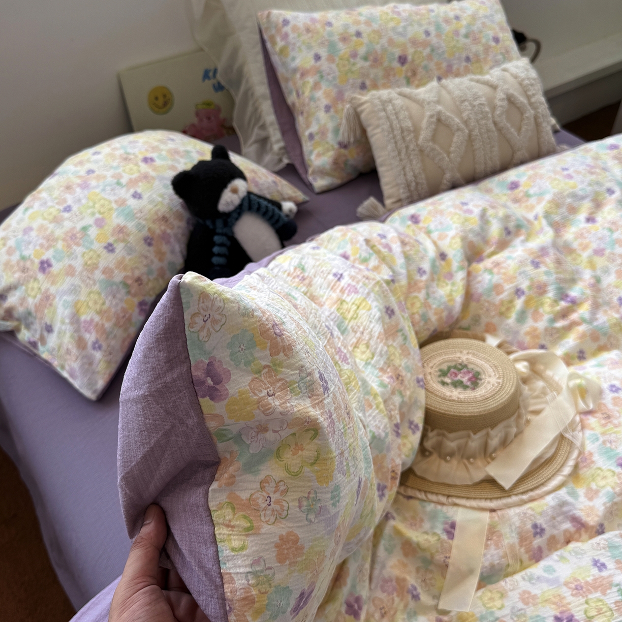 91家纺网 家纺一手货源 找家纺 水墨江南 2025新款高克重云感双层纱印花四件套-场景二 花雨