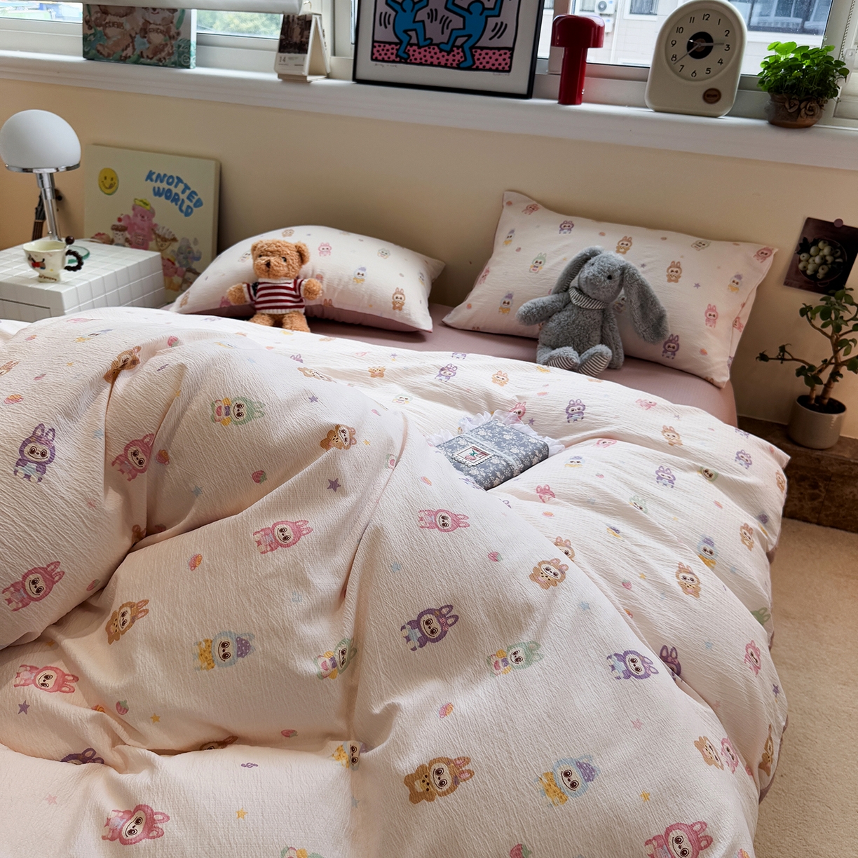 91家纺网 家纺一手货源 找家纺 水墨江南 2025新款高克重云感双层纱印花四件套-场景二 快乐布布