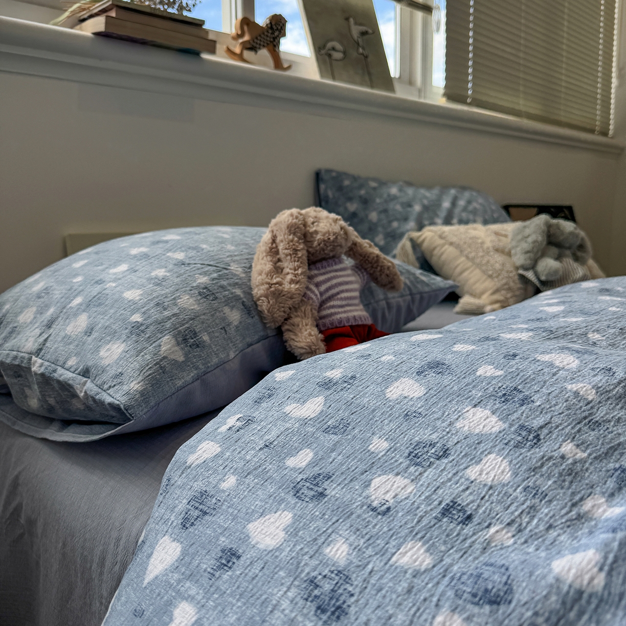 91家纺网 家纺一手货源 找家纺 水墨江南 2025新款高克重云感双层纱印花四件套-场景二 小确幸