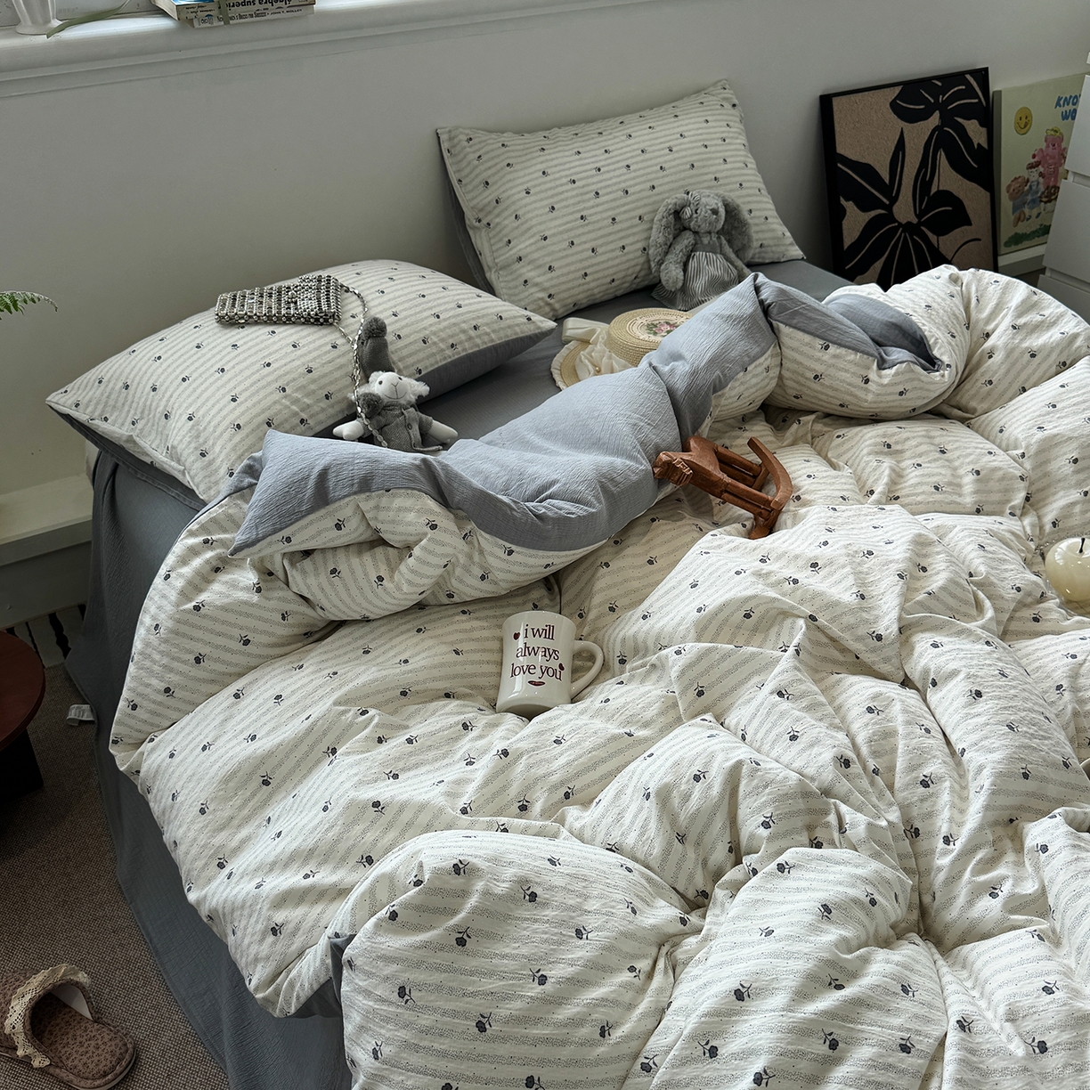 91家纺网 家纺一手货源 找家纺 水墨江南 2025新款高克重云感双层纱印花四件套-场景二 织梦