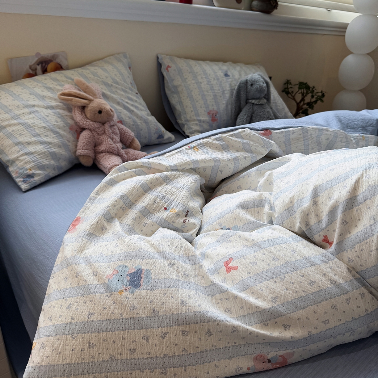 91家纺网 家纺一手货源 找家纺 水墨江南 2025新款高克重云感双层纱印花四件套-场景二 绒绒象