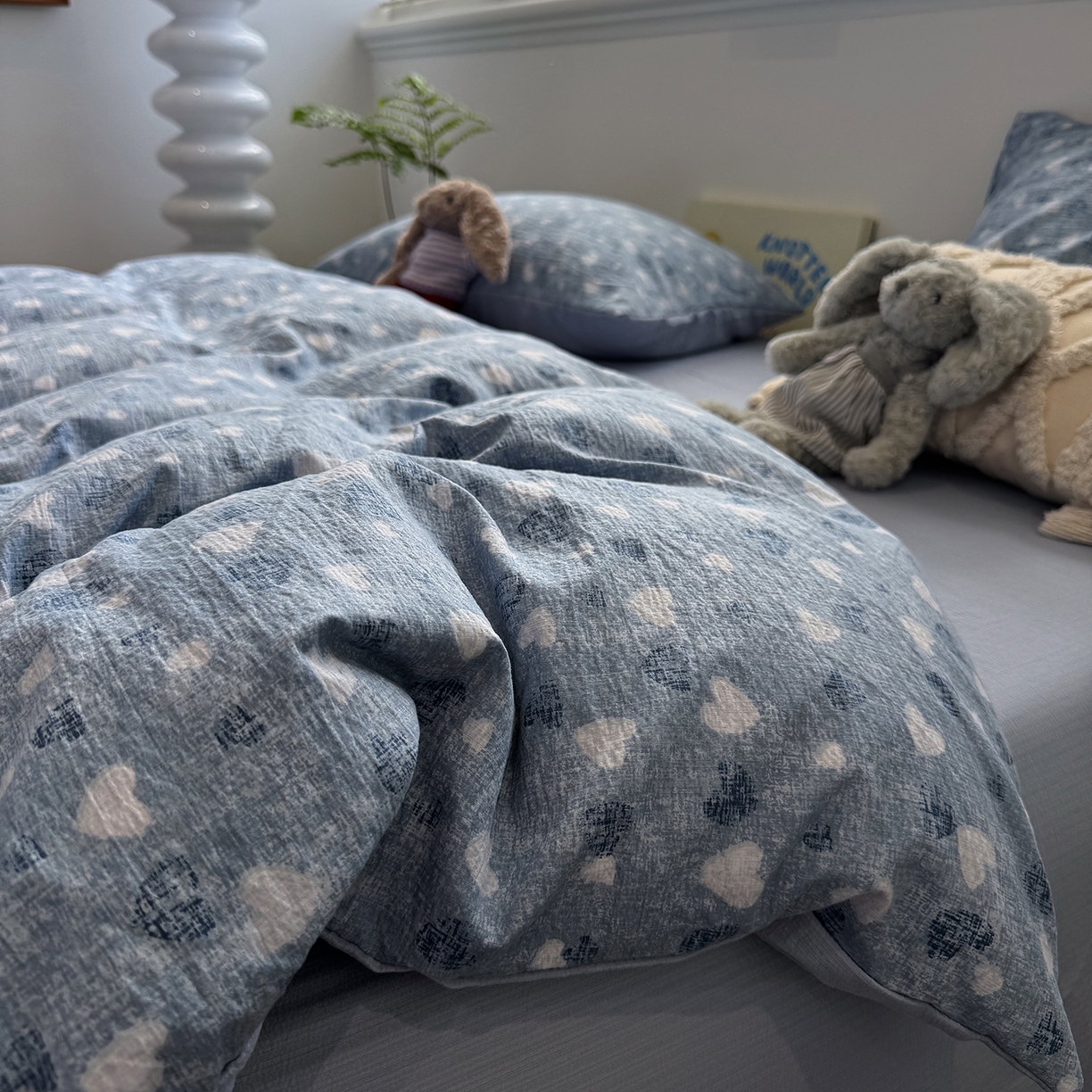 91家纺网 家纺一手货源 找家纺 水墨江南 2025新款高克重云感双层纱印花四件套-场景二 小确幸