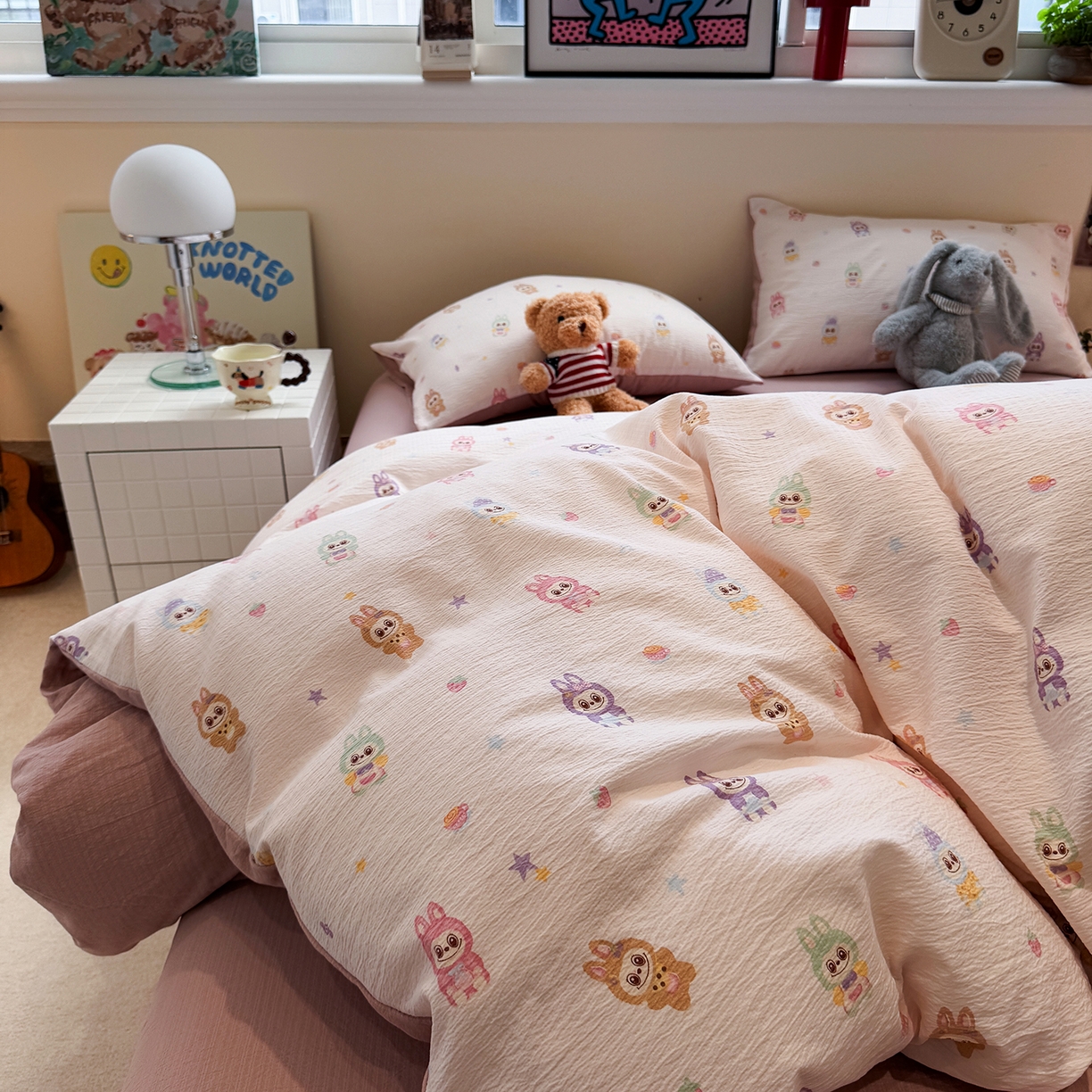 91家纺网 家纺一手货源 找家纺 水墨江南 2025新款高克重云感双层纱印花四件套-场景二 快乐布布