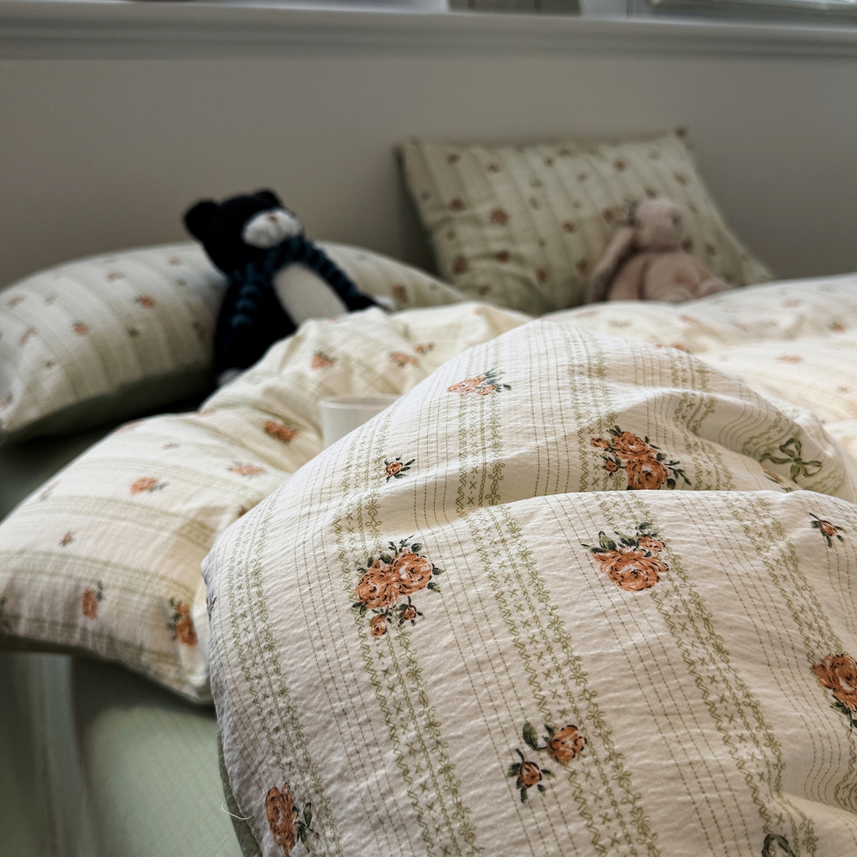 91家纺网 家纺一手货源 找家纺 水墨江南 2025新款高克重云感双层纱印花四件套-场景二 花枝蔓