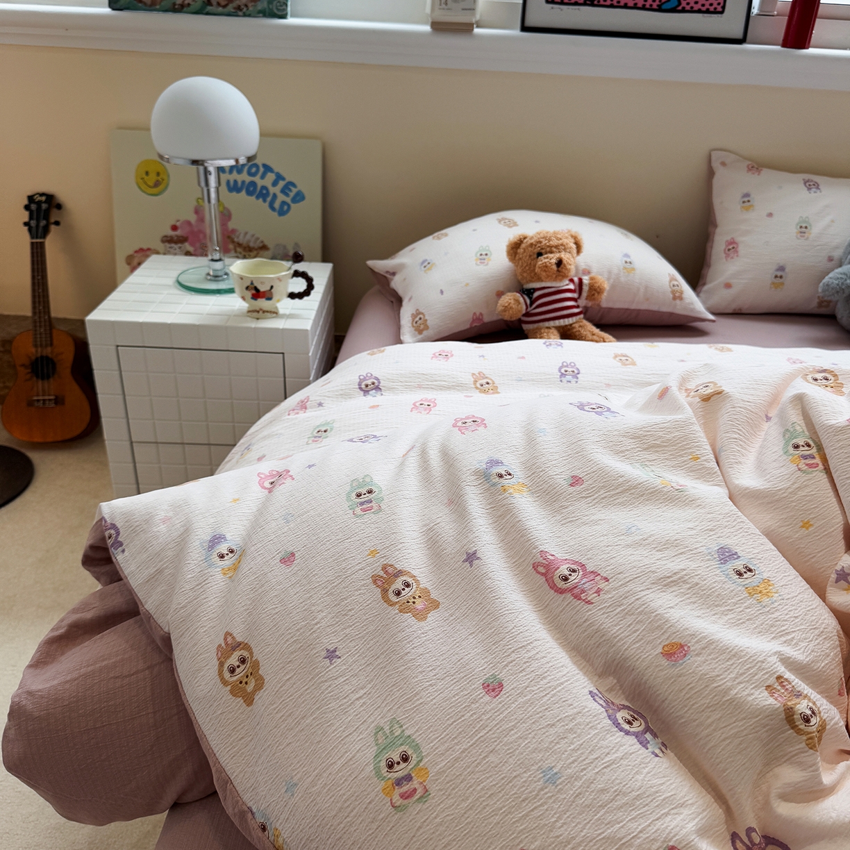 91家纺网 家纺一手货源 找家纺 水墨江南 2025新款高克重云感双层纱印花四件套-场景二 快乐布布