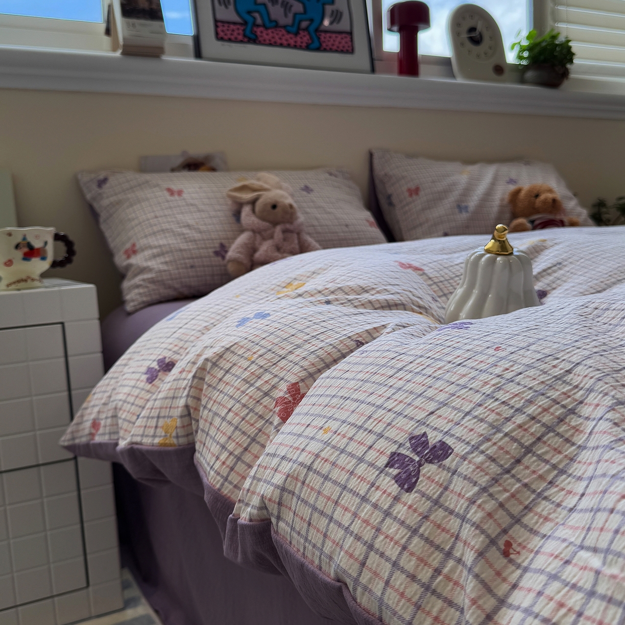 91家纺网 家纺一手货源 找家纺 水墨江南 2025新款高克重云感双层纱印花四件套-场景二 多彩蝴蝶结