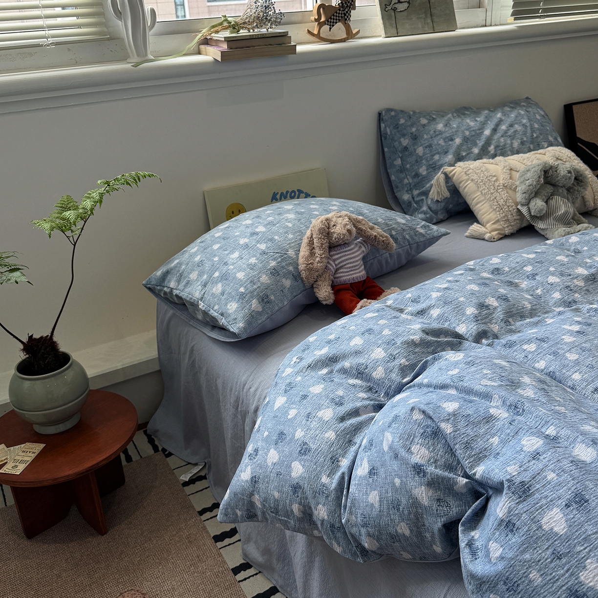 91家纺网 家纺一手货源 找家纺 水墨江南 2025新款高克重云感双层纱印花四件套-场景二 小确幸