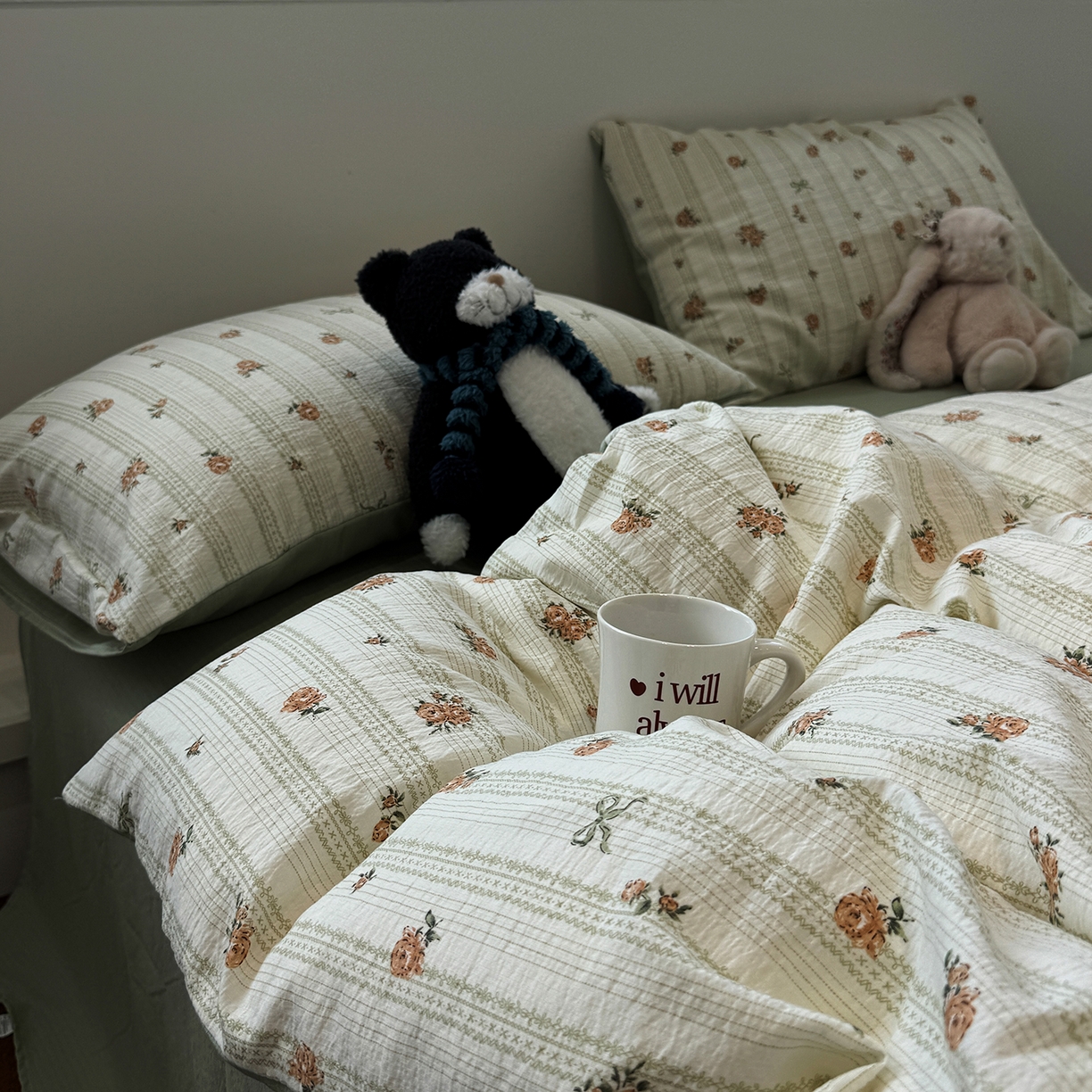 91家纺网 家纺一手货源 找家纺 水墨江南 2025新款高克重云感双层纱印花四件套-场景二 花枝蔓