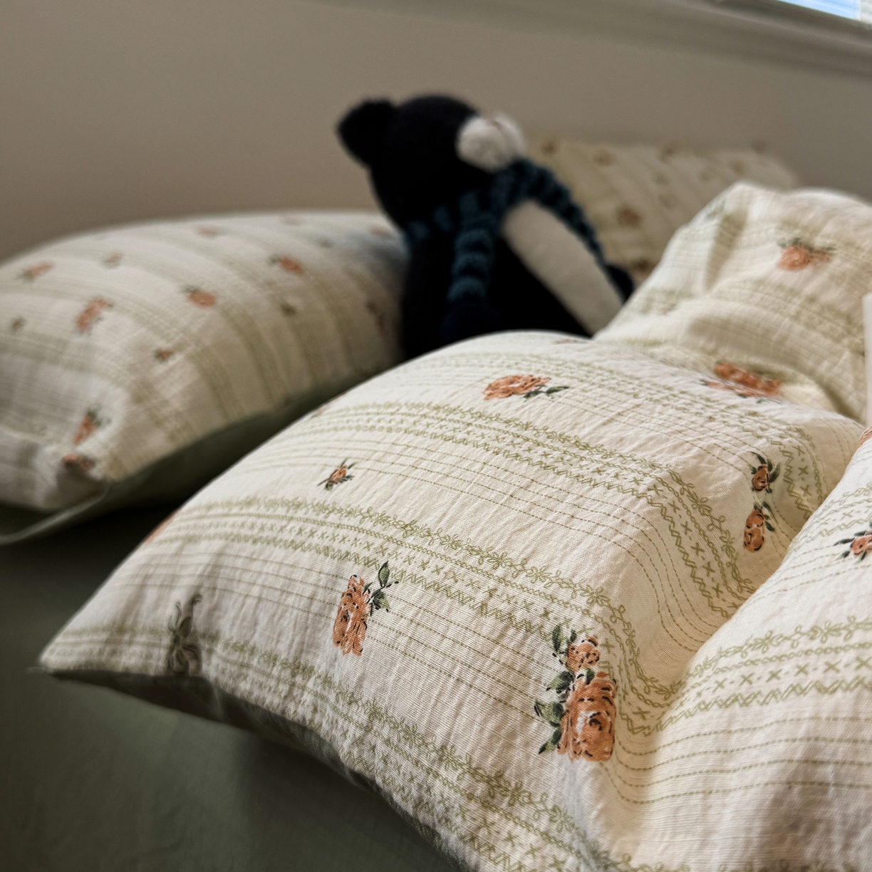 91家纺网 家纺一手货源 找家纺 水墨江南 2025新款高克重云感双层纱印花四件套-场景二 花枝蔓