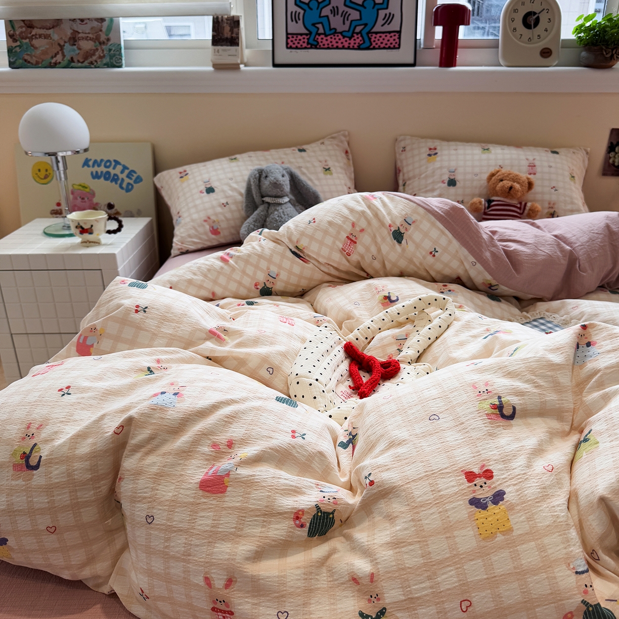 91家纺网 家纺一手货源 找家纺 水墨江南 2025新款高克重云感双层纱印花四件套-场景二 兔宝宝