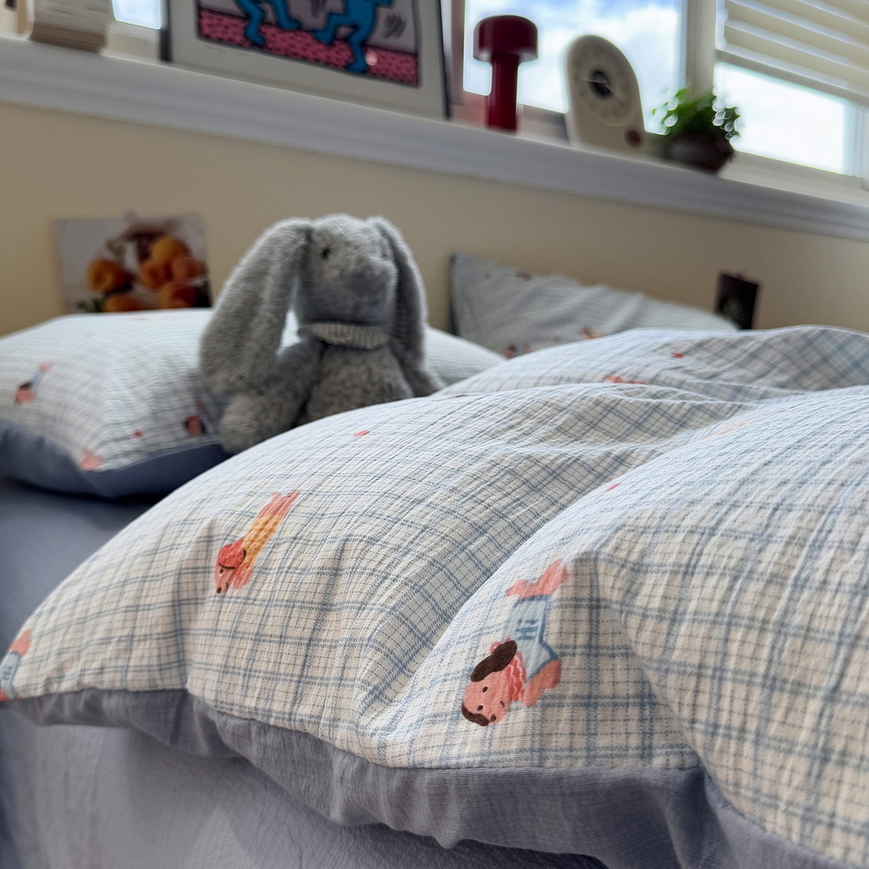 91家纺网 家纺一手货源 找家纺 水墨江南 2025新款高克重云感双层纱印花四件套-场景二 快乐小狗