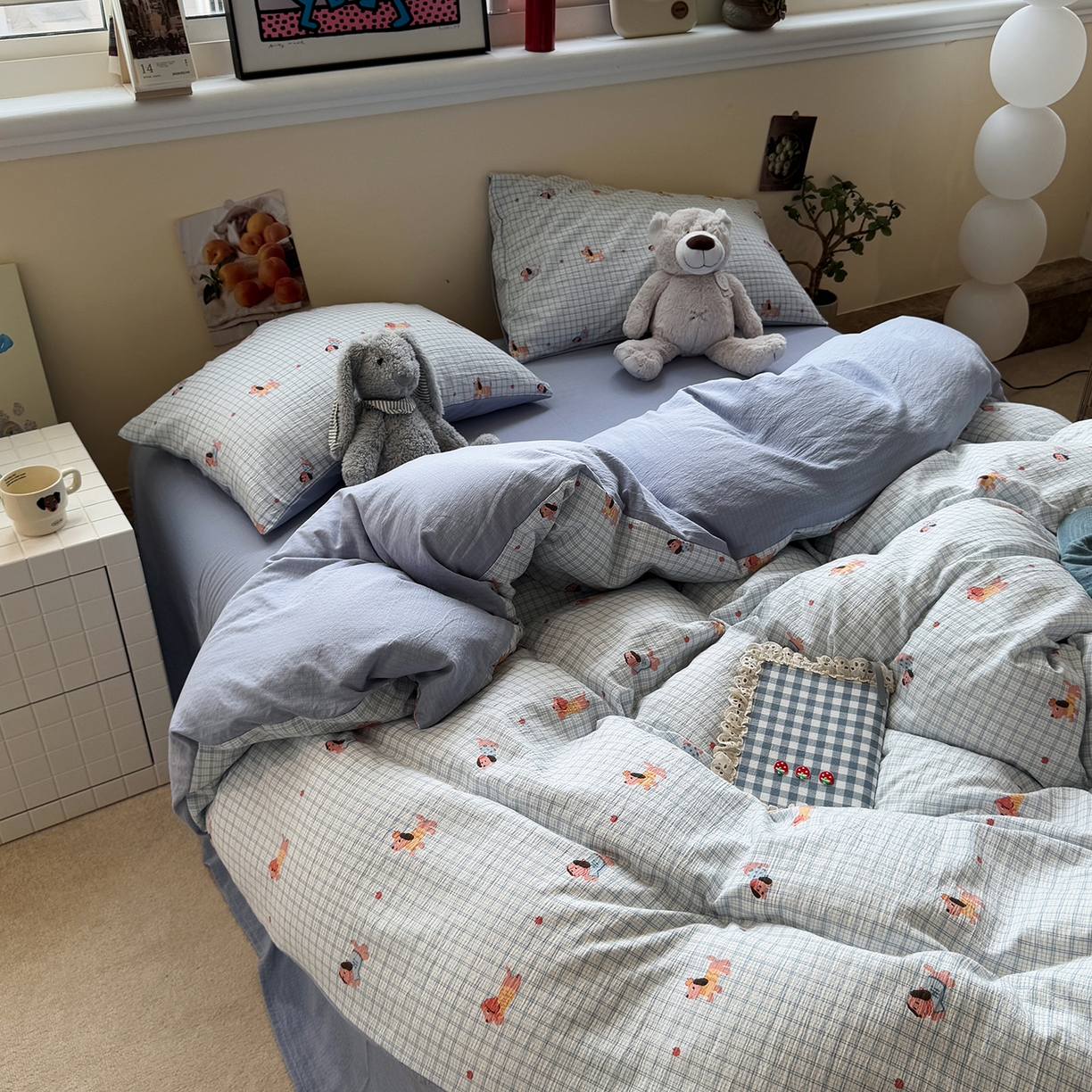 91家纺网 家纺一手货源 找家纺 水墨江南 2025新款高克重云感双层纱印花四件套-场景二 快乐小狗