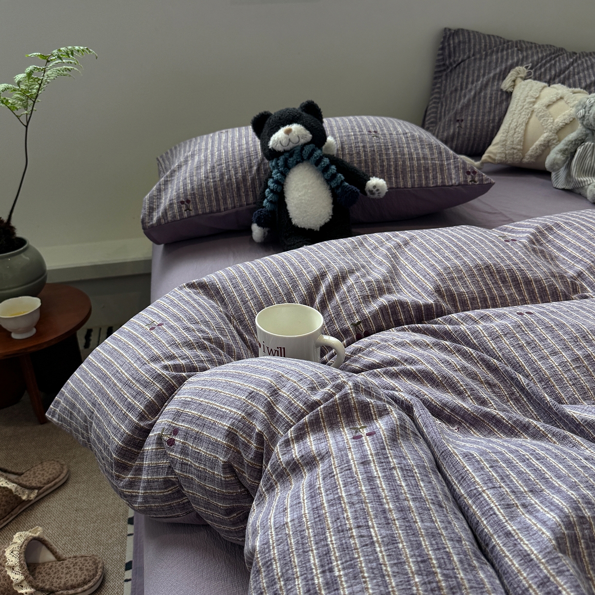 91家纺网 家纺一手货源 找家纺 水墨江南 2025新款高克重云感双层纱印花四件套-场景二 紫樱