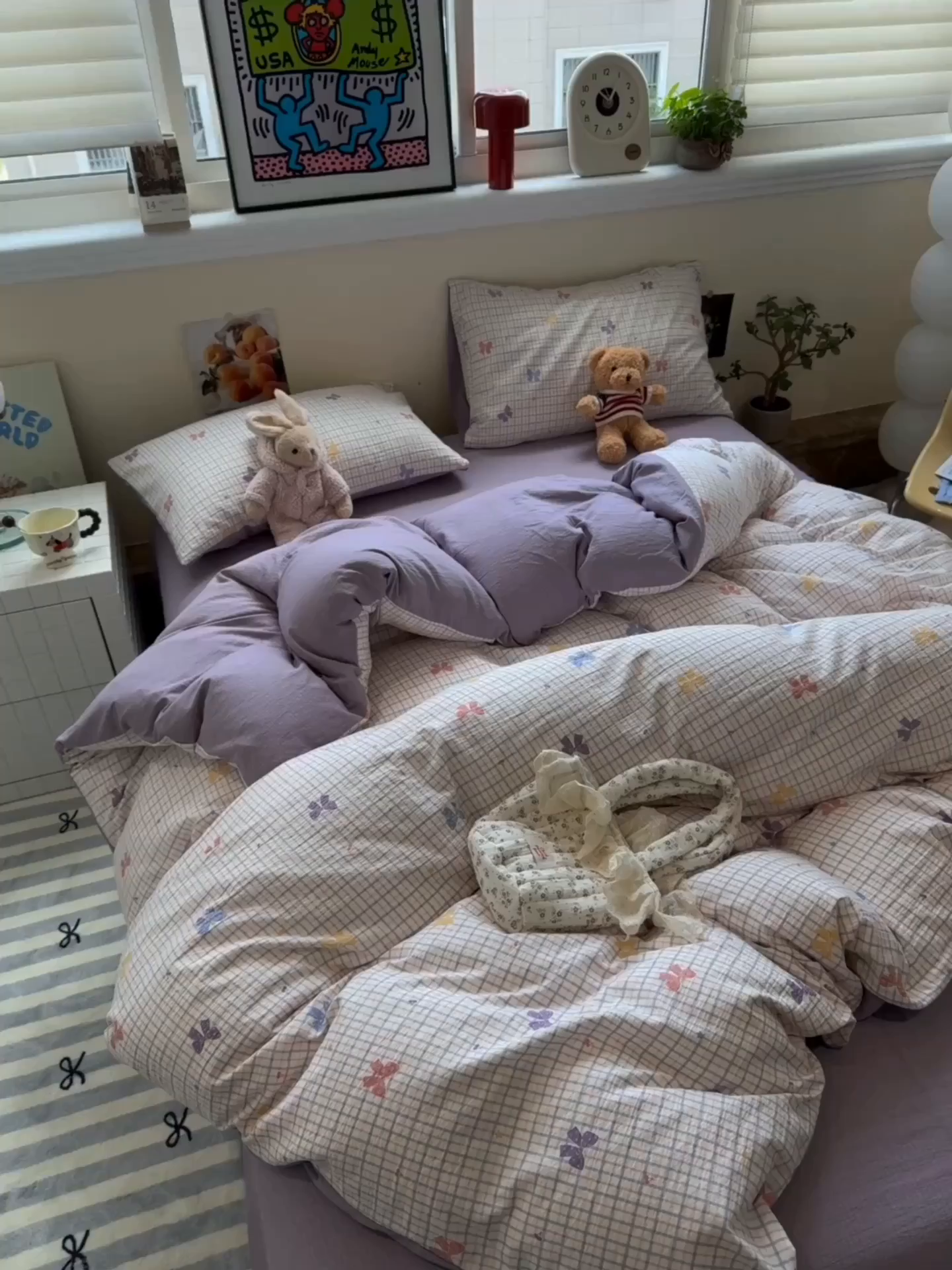 91家纺网 家纺一手货源 找家纺 水墨江南 2025新款高克重云感双层纱印花四件套-场景二 多彩蝴蝶结