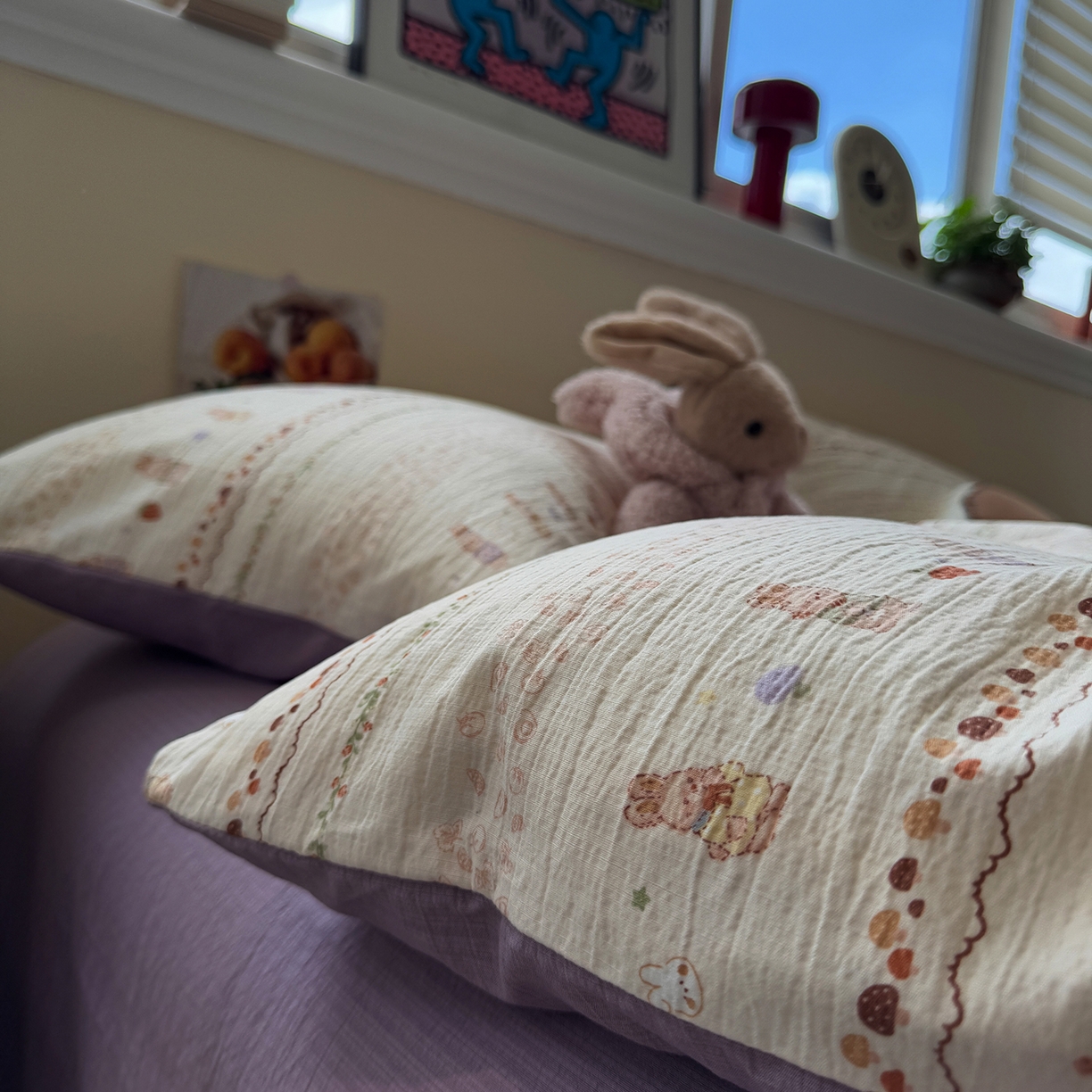 91家纺网 家纺一手货源 找家纺 水墨江南 2025新款高克重云感双层纱印花四件套-场景二 快乐小兔