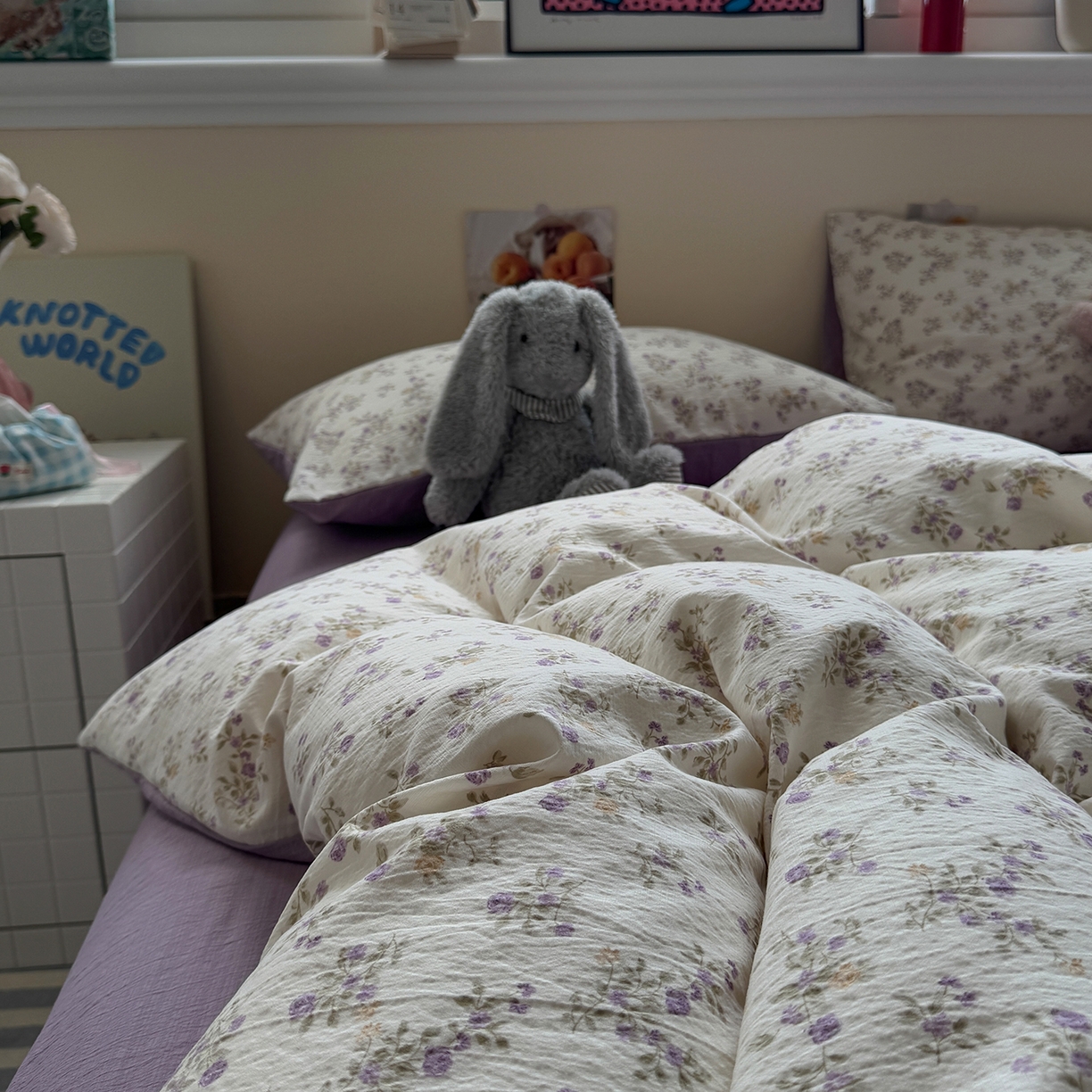 91家纺网 家纺一手货源 找家纺 水墨江南 2025新款高克重云感双层纱印花四件套-场景二 浪漫花枝