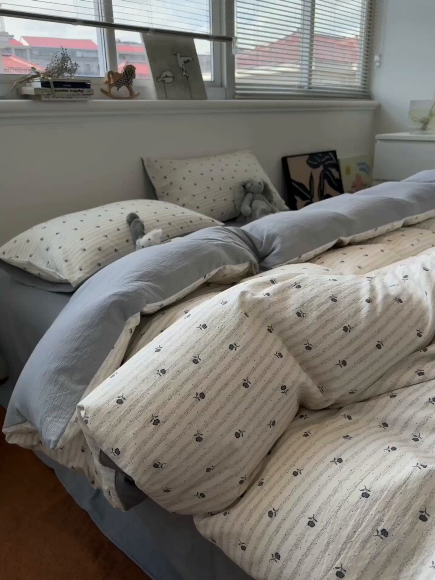 91家纺网 家纺一手货源 找家纺 水墨江南 2025新款高克重云感双层纱印花四件套-场景二 织梦