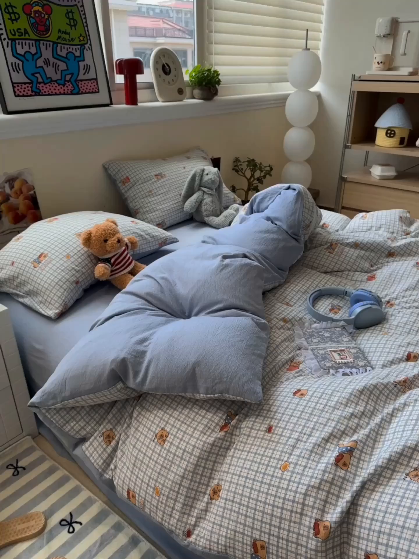 91家纺网 家纺一手货源 找家纺 水墨江南 2025新款高克重云感双层纱印花四件套-场景二 可爱卡比