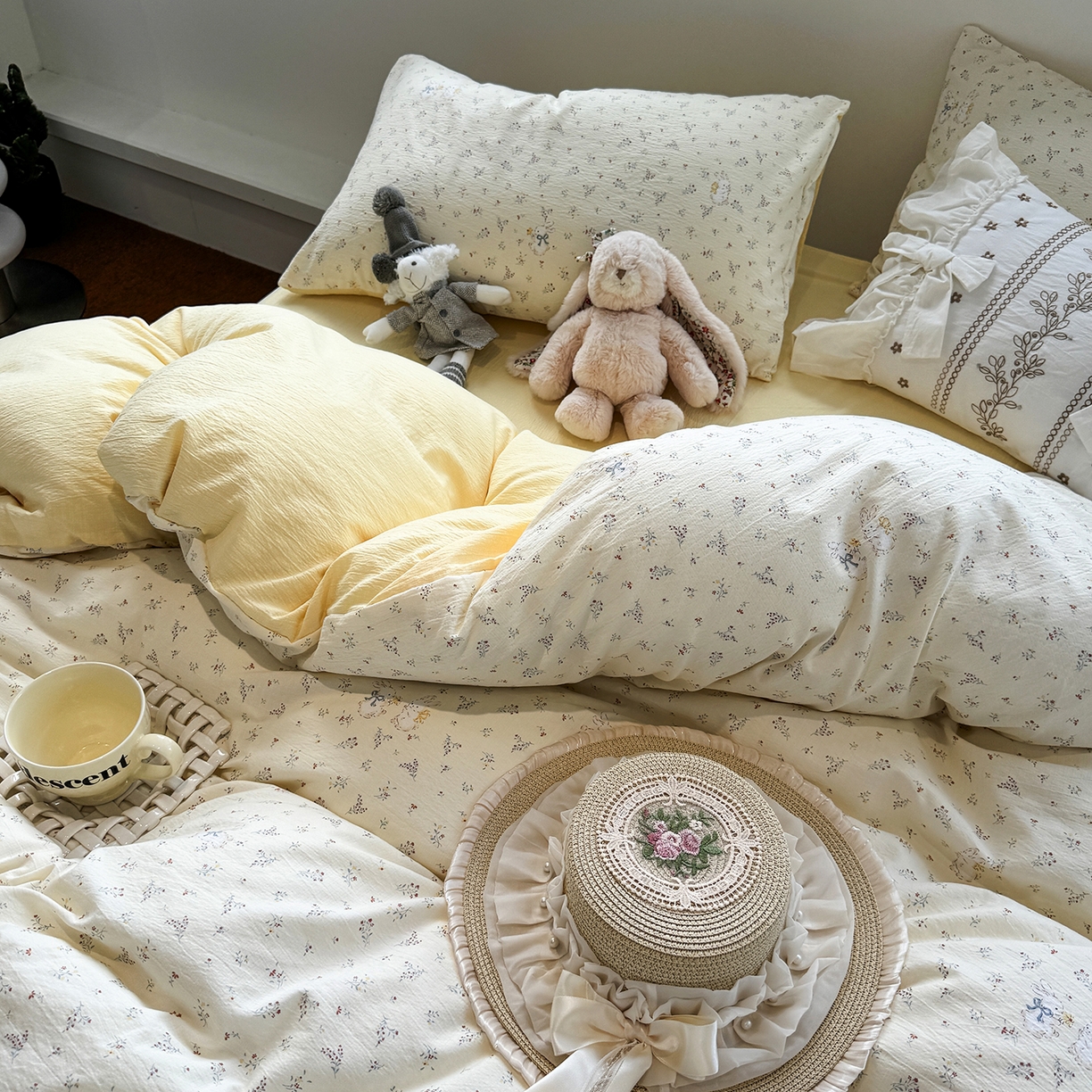 91家纺网 家纺一手货源 找家纺 水墨江南 2025新款高克重云感双层纱印花四件套-场景二 花园兔