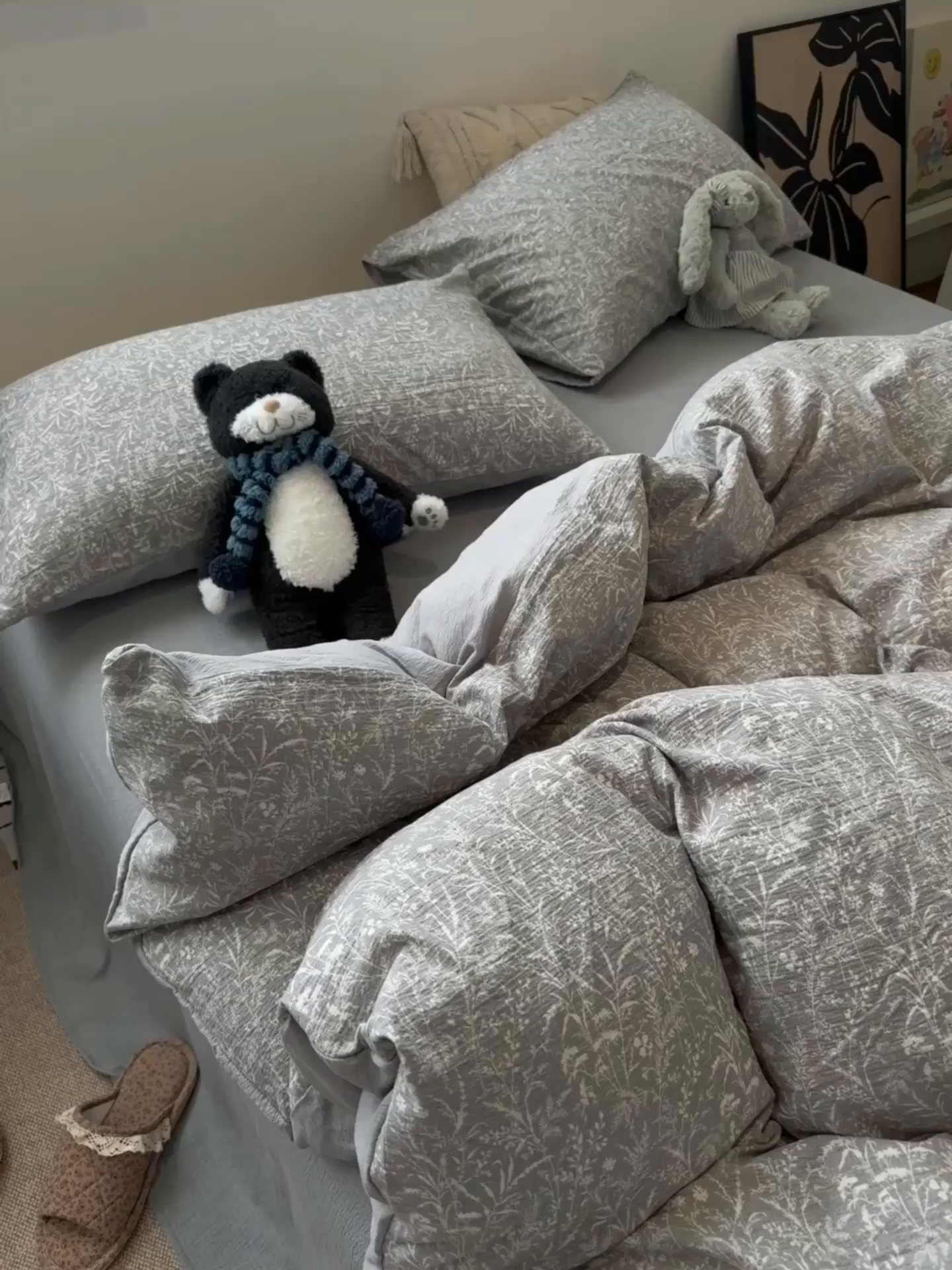 91家纺网 家纺一手货源 找家纺 水墨江南 2025新款高克重云感双层纱印花四件套-场景二 枝蔓