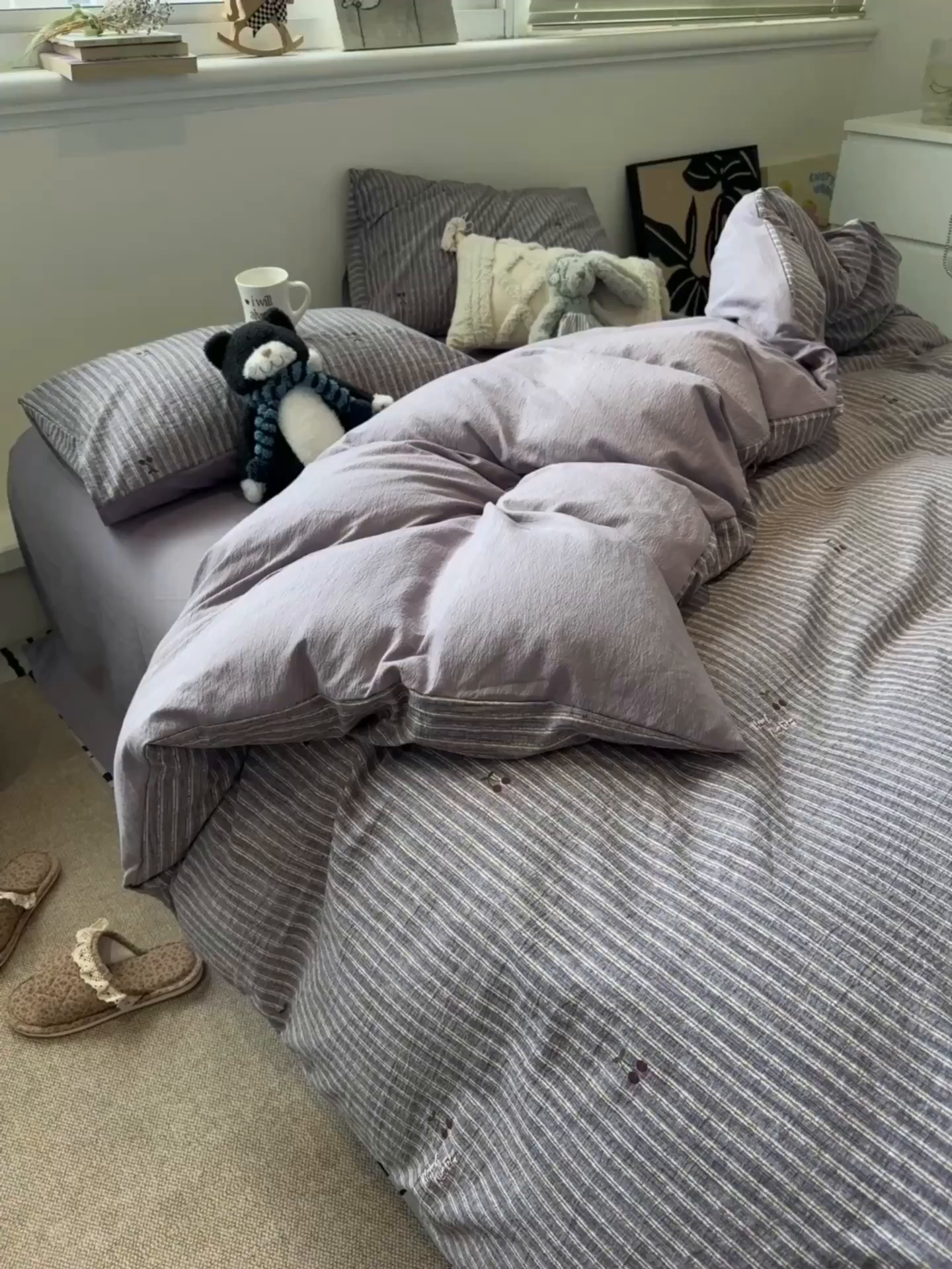 91家纺网 家纺一手货源 找家纺 水墨江南 2025新款高克重云感双层纱印花四件套-场景二 紫樱