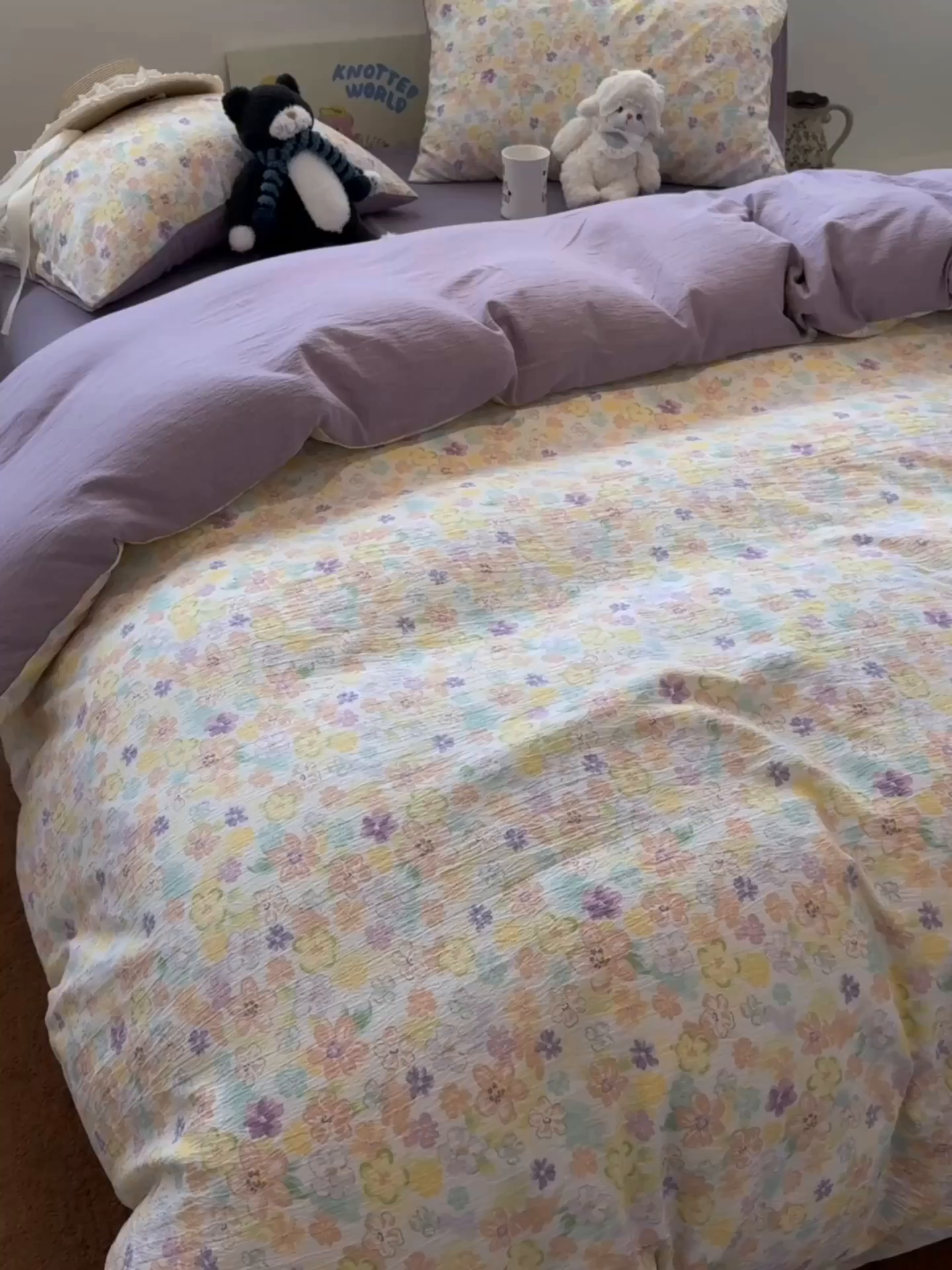 91家纺网 家纺一手货源 找家纺 水墨江南 2025新款高克重云感双层纱印花四件套-场景二 花雨