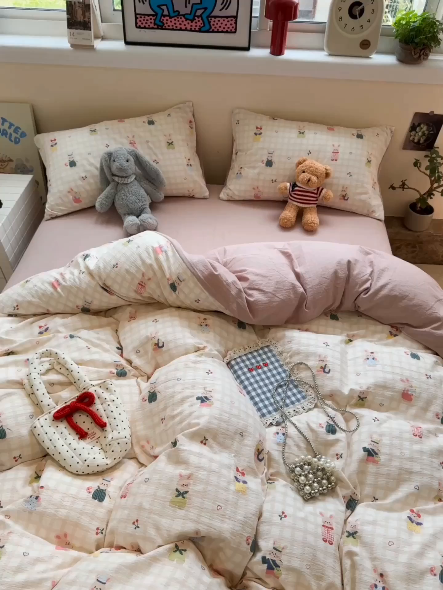 91家纺网 家纺一手货源 找家纺 水墨江南 2025新款高克重云感双层纱印花四件套-场景二 兔宝宝