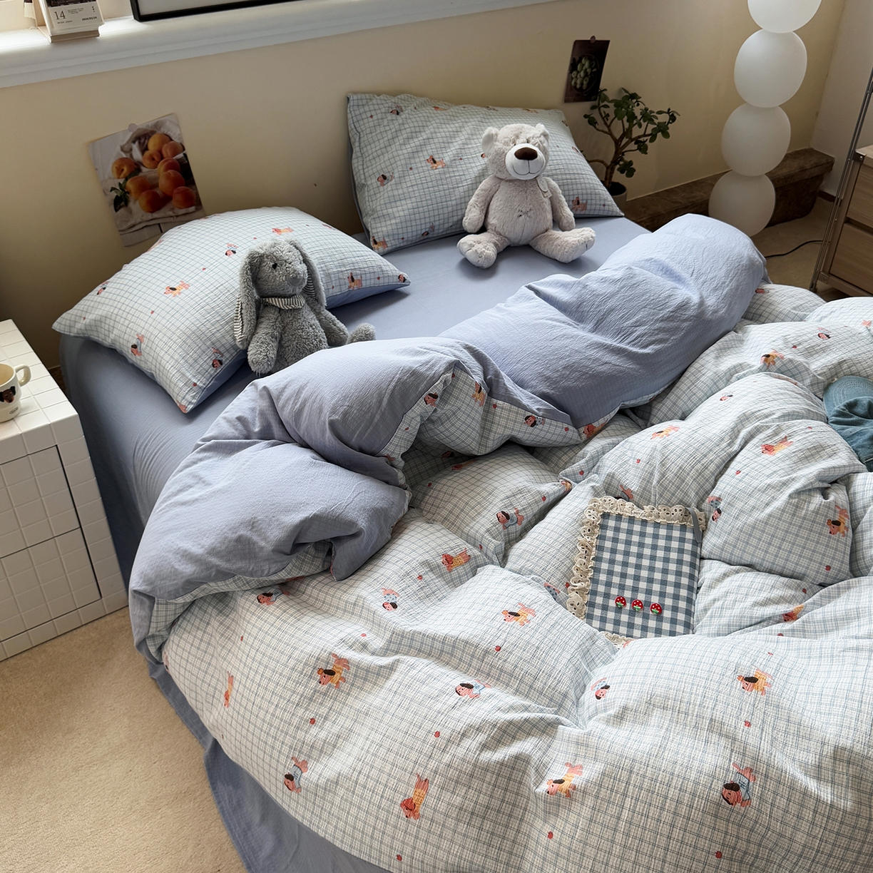 91家纺网 家纺一手货源 找家纺 水墨江南 2025新款高克重云感双层纱印花四件套-场景二 快乐小狗