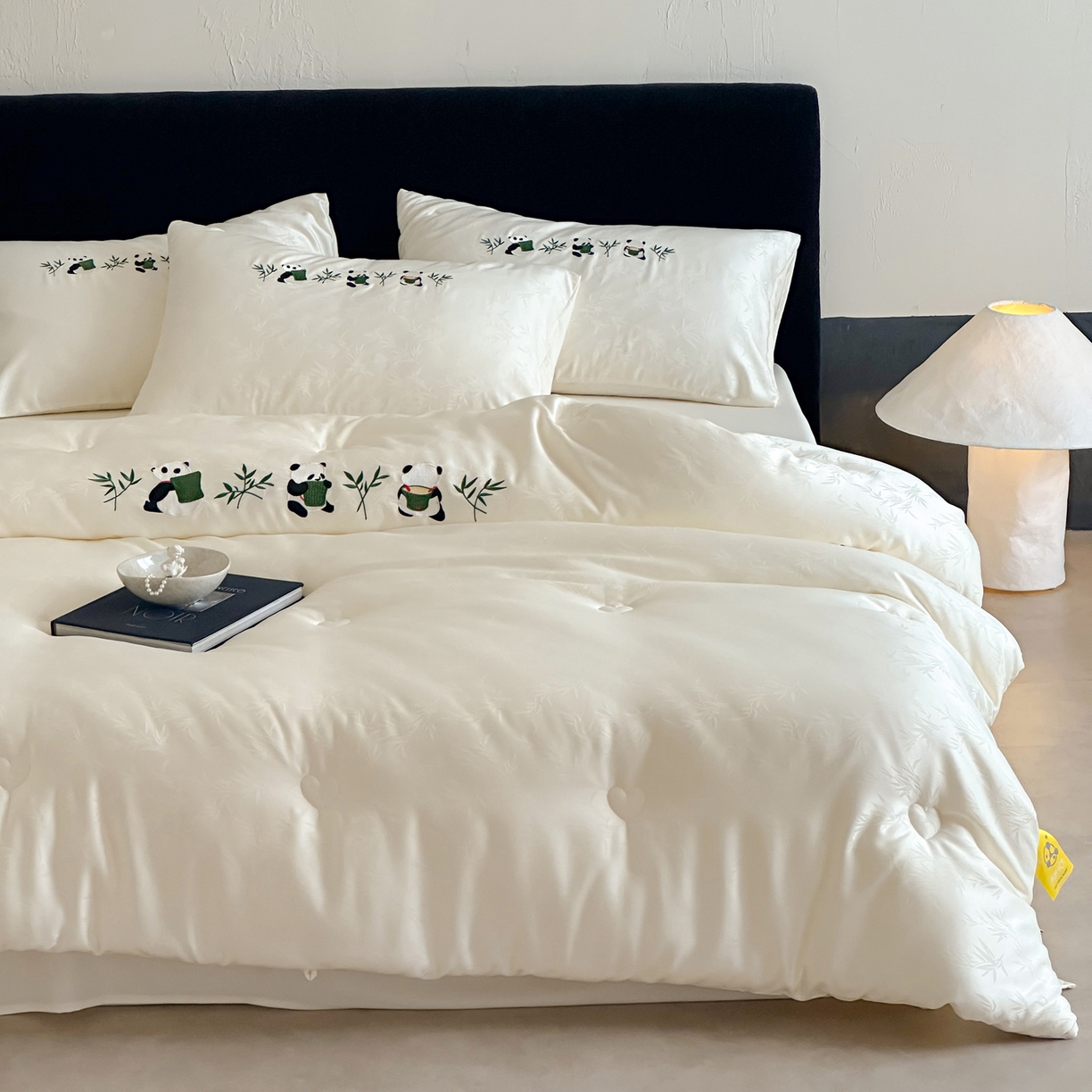 91家纺网 家纺一手货源 找家纺 （总）一加一 2025新款竹叶提花刺绣抗菌被芯被子冬被-熊猫戏竹