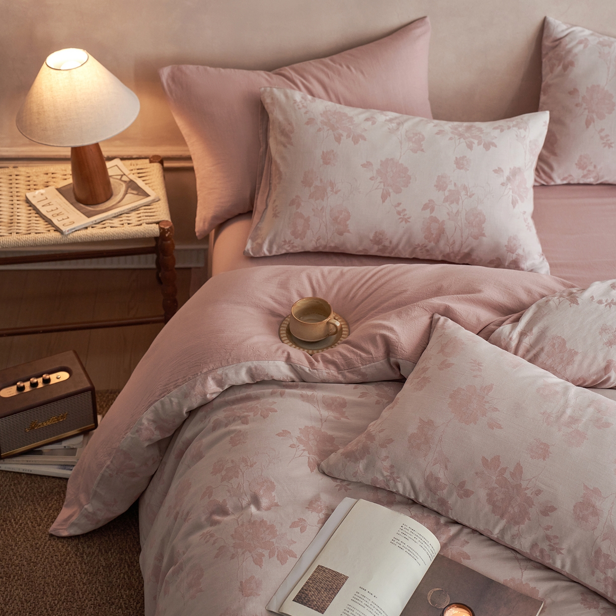 91家纺网 家纺一手货源 找家纺 清雅福 2025新款A类全棉水洗色织大提花四件套 花意间-暗粉